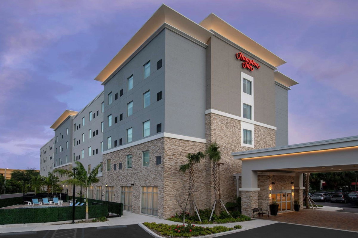 Hotel · Hampton Inn Miami Airport East, Miami