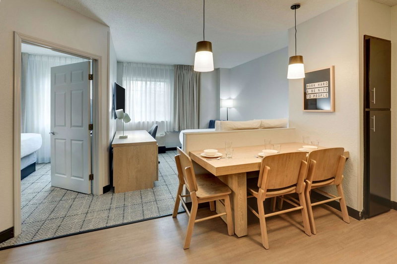 Sonesta Simply Suites Miami Airport Doral, Miami, United States