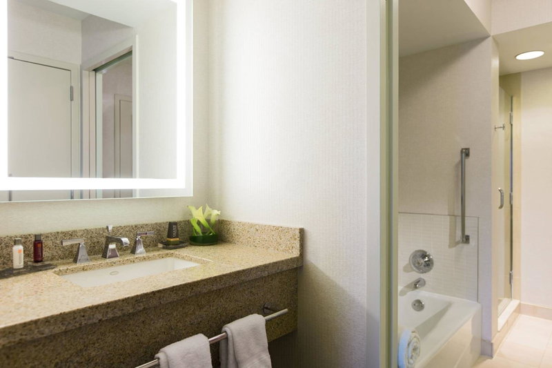Chicago Marriott Suites O'Hare, Rosemont, United States