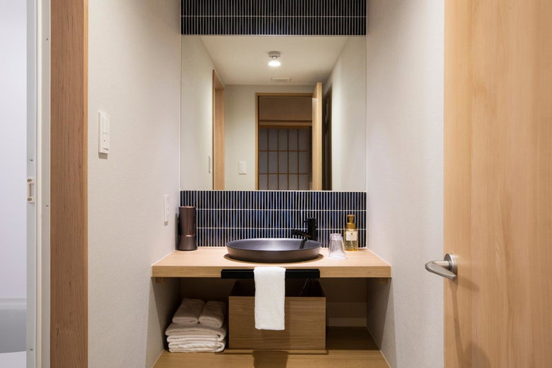 Rinn Niomon, Kyoto, Japan