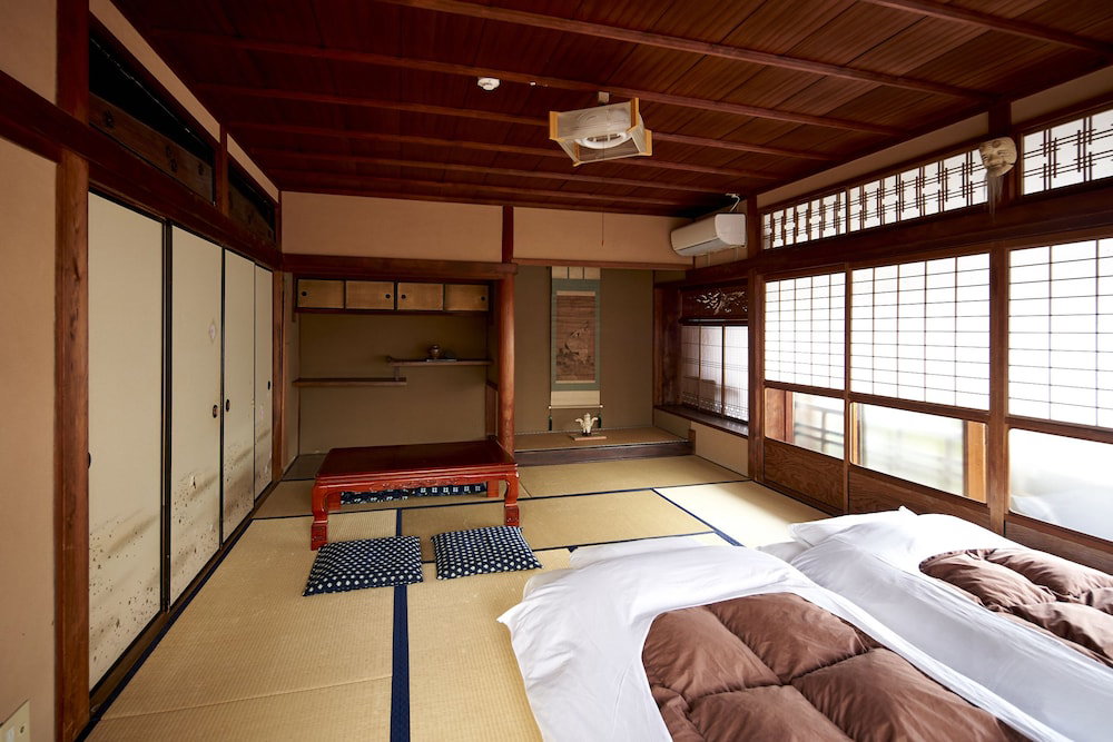 Hotobil, Japan
