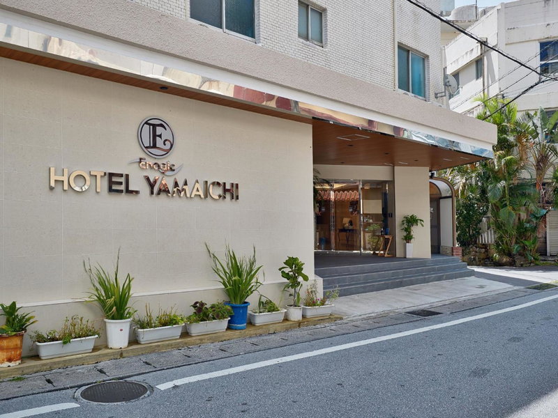 エナジックホテル山市 Enagic HOTEL YAMAICHI, Naha, Япония