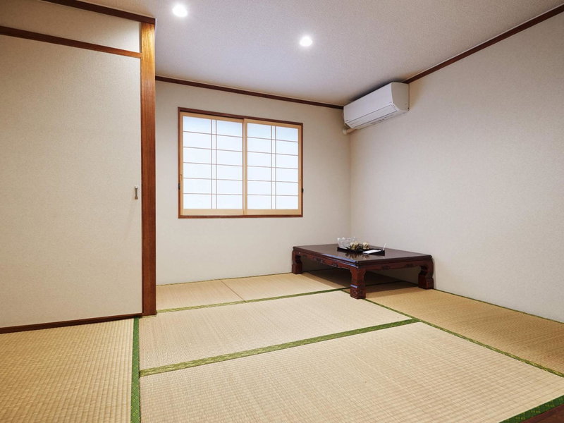 エナジックホテル山市 Enagic HOTEL YAMAICHI, Naha, Япония