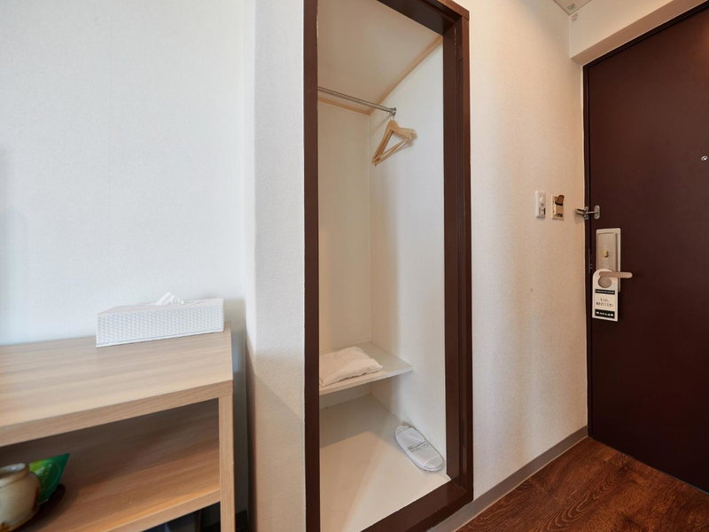 エナジックホテル山市 Enagic HOTEL YAMAICHI, Naha, Япония
