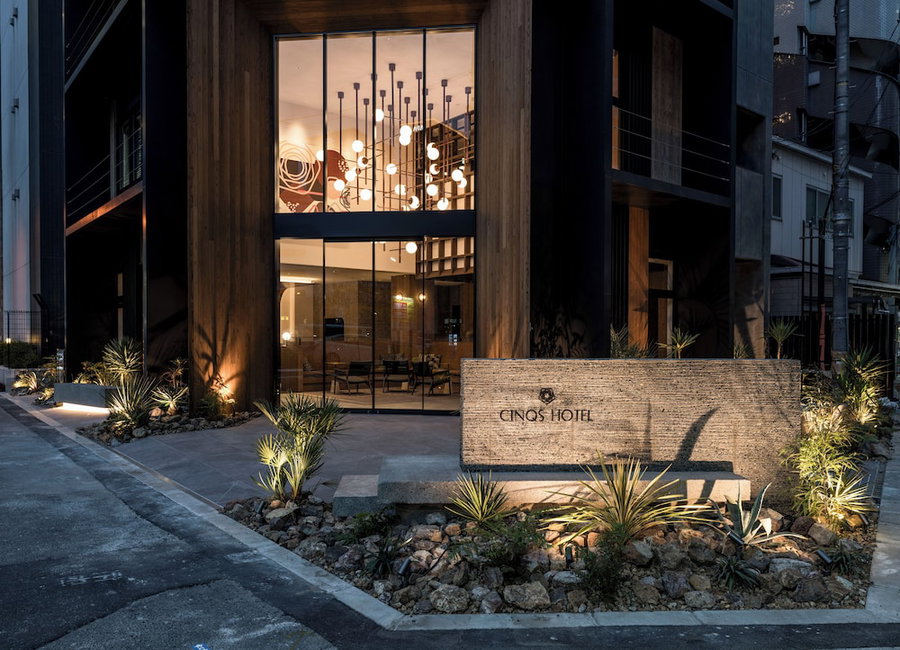 CINQS Hotel, Osaka, Japón