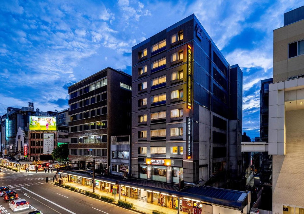the b Kanazawa Katamachi, Japan