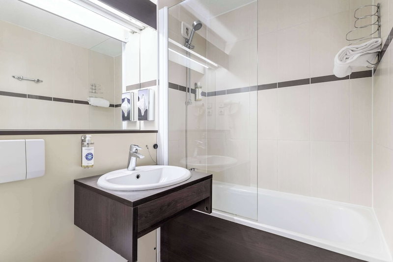 Comfort Hotel Orleans Saran, Saran, France