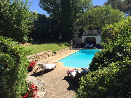 La Ferme, Saint-Marc-Jaumegarde, Francia