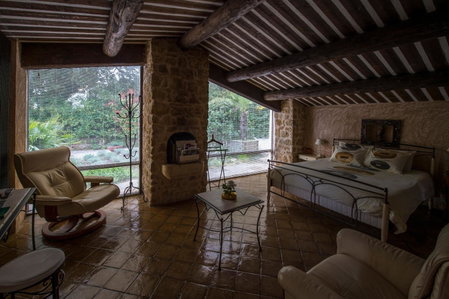 La Ferme, Saint-Marc-Jaumegarde, Francia