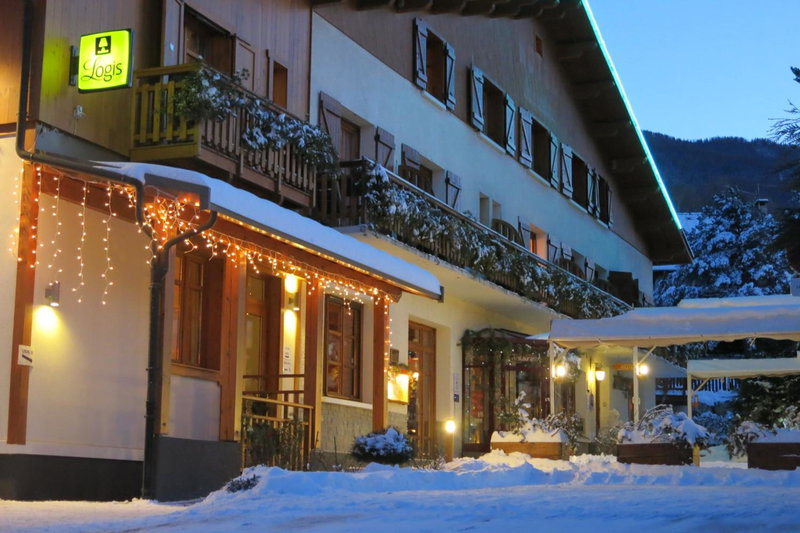 Logis Hôtel Les Peupliers, Baratier, France