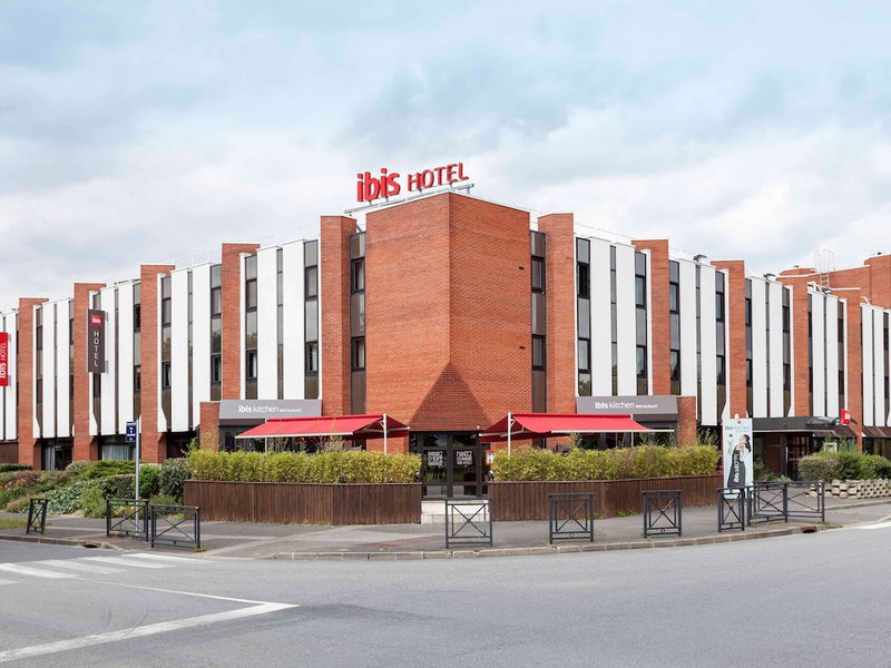 Ibis Evry-Courcouronnes, Évry-Courcouronnes, France