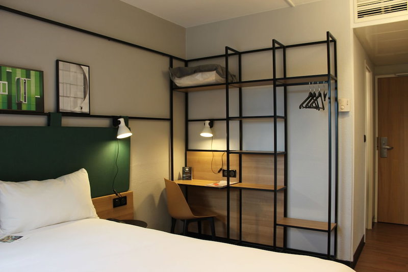 Ibis Evry-Courcouronnes, Évry-Courcouronnes, France