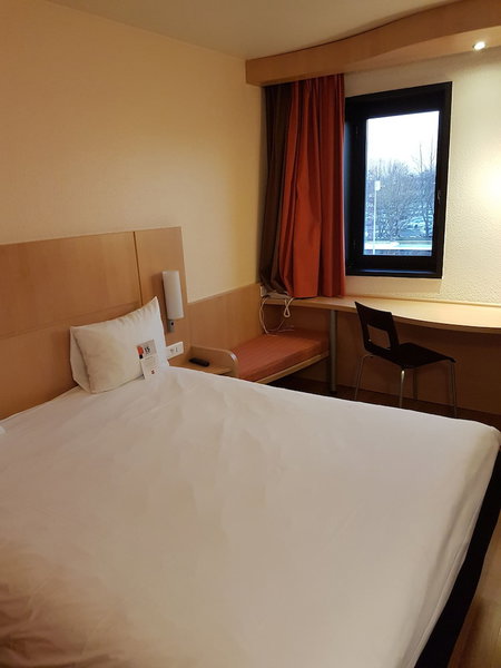 Ibis Evry-Courcouronnes, Évry-Courcouronnes, France