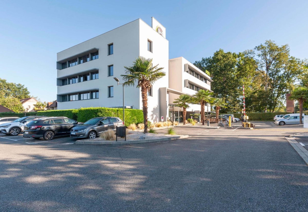 B&B HOTEL Pau Zénith, Франция