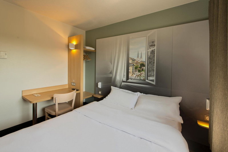 B&B HOTEL Pau Zénith, Pau, Francia