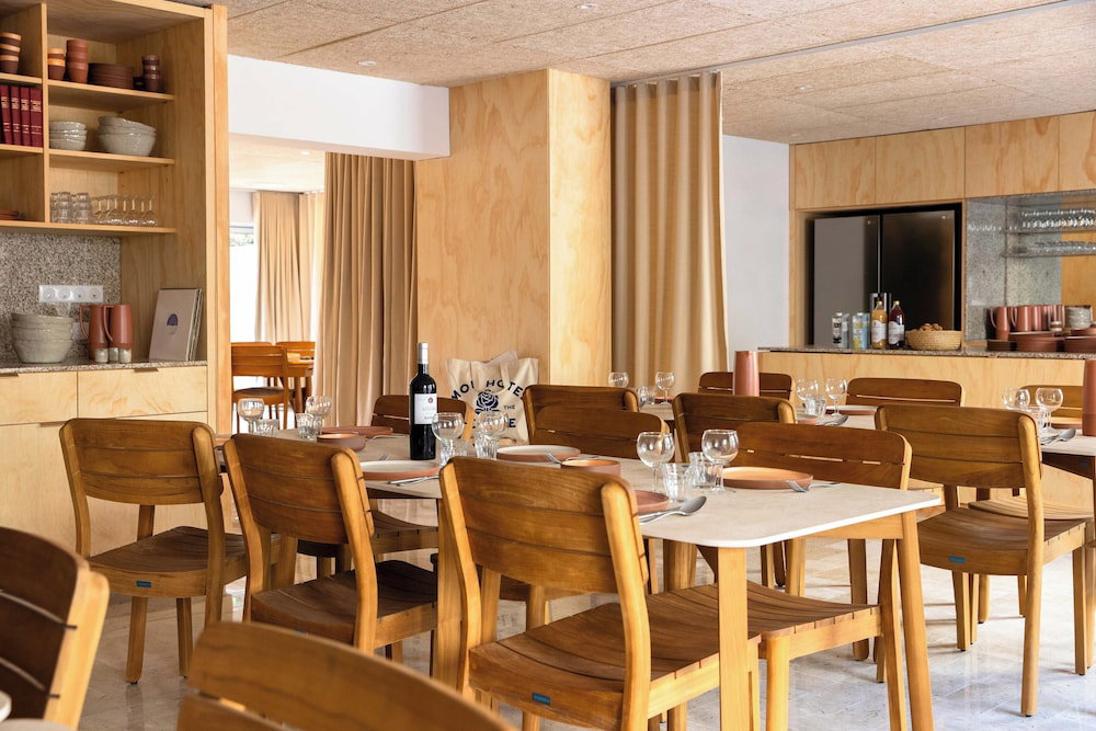 MOB Hotel Cannes, Франция