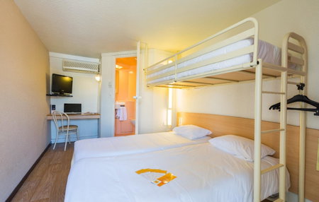 Première Classe Clermont Ferrand Nord, Clermont-Ferrand, France