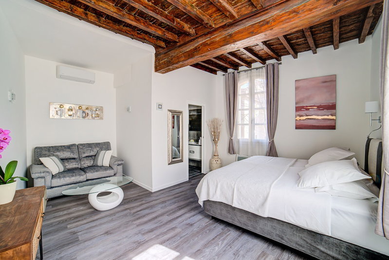 Le Limas, Avignon, Франция