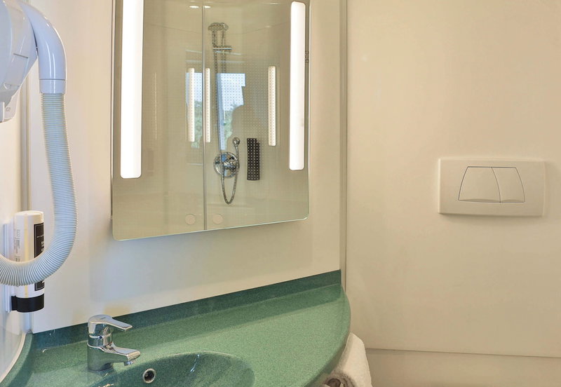B&B HOTEL Les Sables-d'Olonne Centre Gare, Les Sables-d'Olonne, France