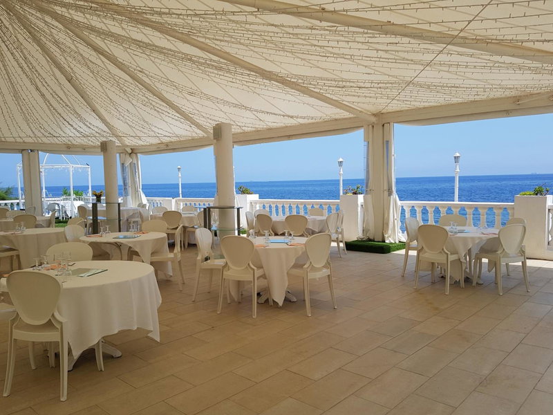 Hotel Ariana, Marine du Miomo, France