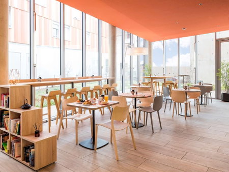 Aparthotel Adagio Access Paris Massy Gare TGV, Massy, Франция
