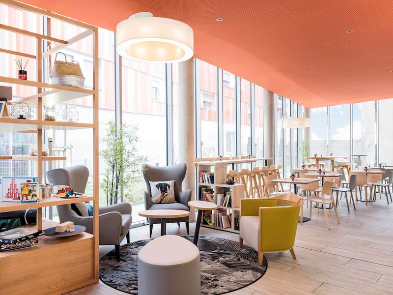 Aparthotel Adagio Access Paris Massy Gare TGV, Massy, Франция