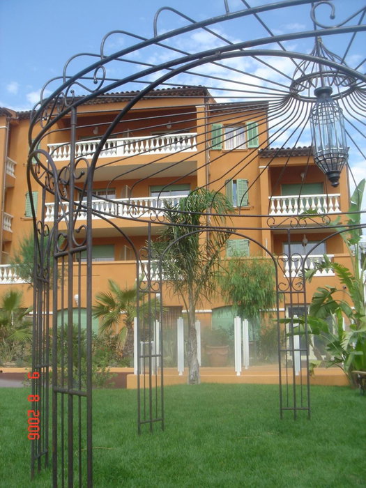 Appart Hotel Lou Castelet, Carros, France