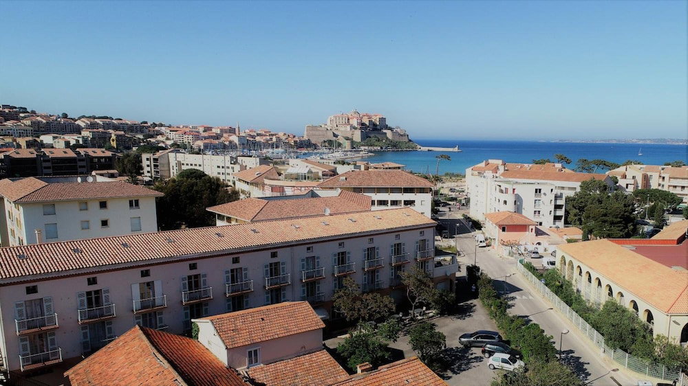 Hotel · Hôtel Les Arbousiers, Calvi