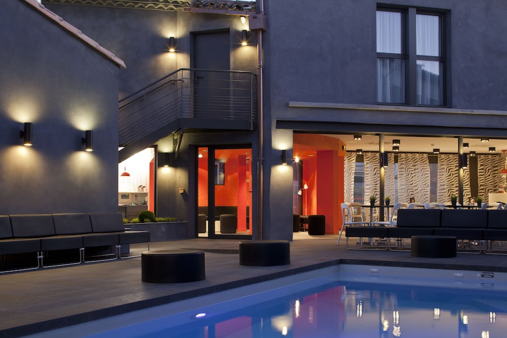 Отель · Hotel l'Octroi, Carcassonne