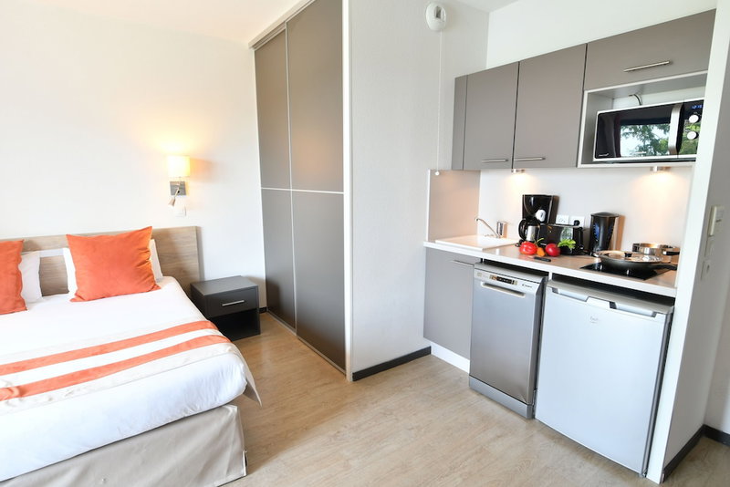 Appart Hôtel Mer & Golf City Bordeaux Bruges, Bruges, France
