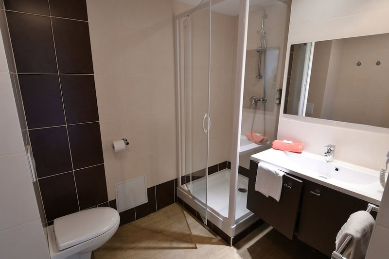 Appart Hôtel Mer & Golf City Bordeaux Bruges, Bruges, France