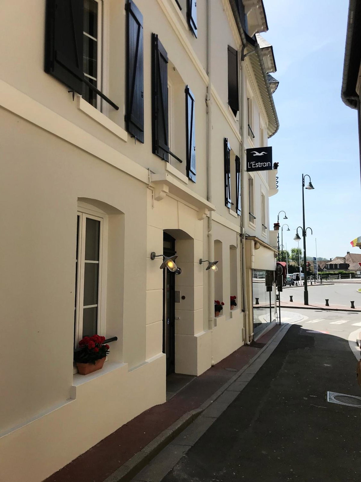 Hotel · Hôtel L'Estran, Trouville-sur-Mer