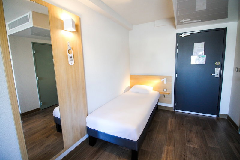 B&B HOTEL VALENCE TGV-Romans, Alixan, France
