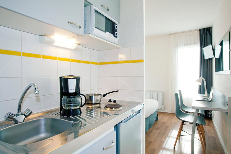 Brit Hotel Confort Lannion Centre Gare, Lannion, France