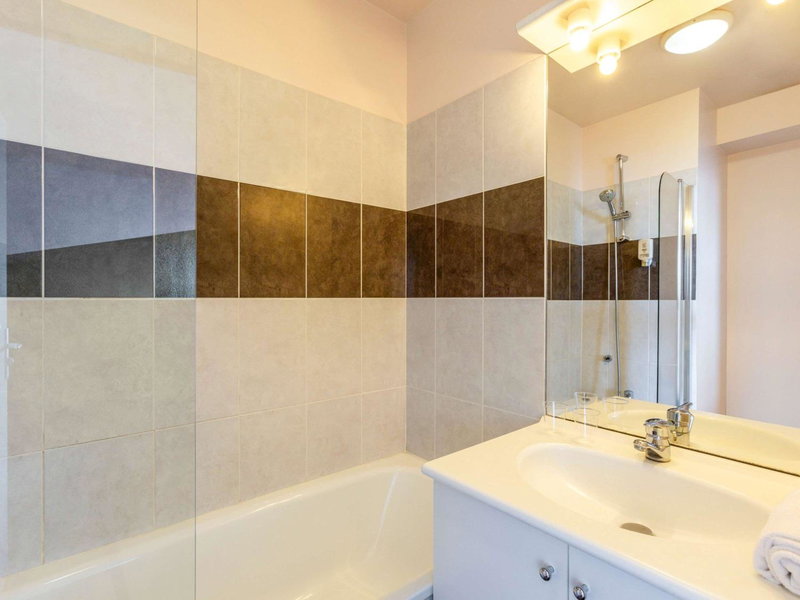 Aparthotel Adagio Access Carrières Sous Poissy, Carrières-sous-Poissy, France