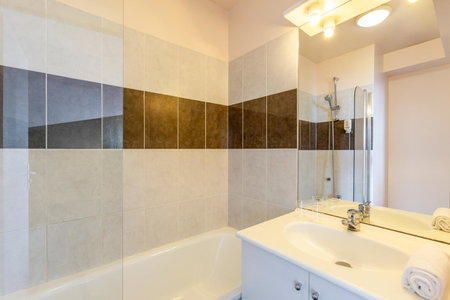 Aparthotel Adagio Access Carrières Sous Poissy, Carrières-sous-Poissy, France