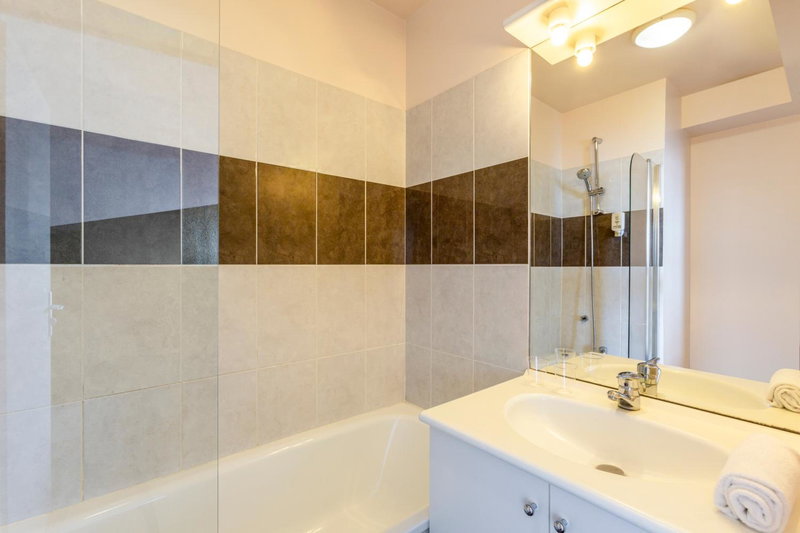 Aparthotel Adagio Access Carrières Sous Poissy, Carrières-sous-Poissy, France