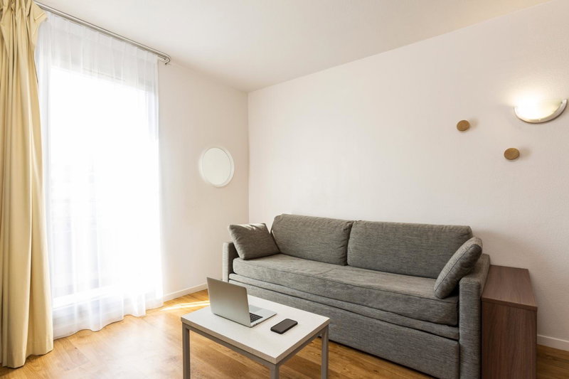 Aparthotel Adagio Access Carrières Sous Poissy, Carrières-sous-Poissy, France