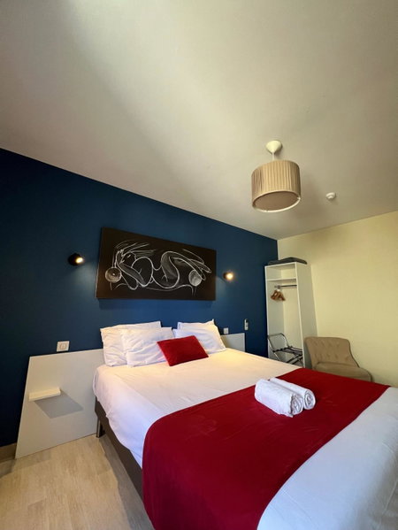 Brit Hotel du Parc Niort Centre-Parking gratuit, Niort, France