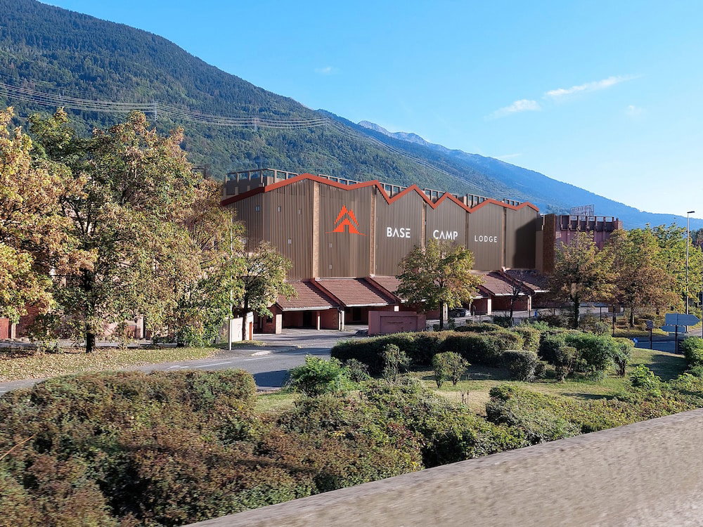 Hotel · Base Camp Lodge - Albertville, Albertville