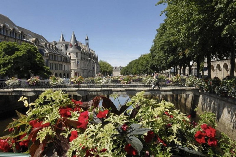 DORMIR EN VILLE - À 450 m du centre historique, Quimper, France