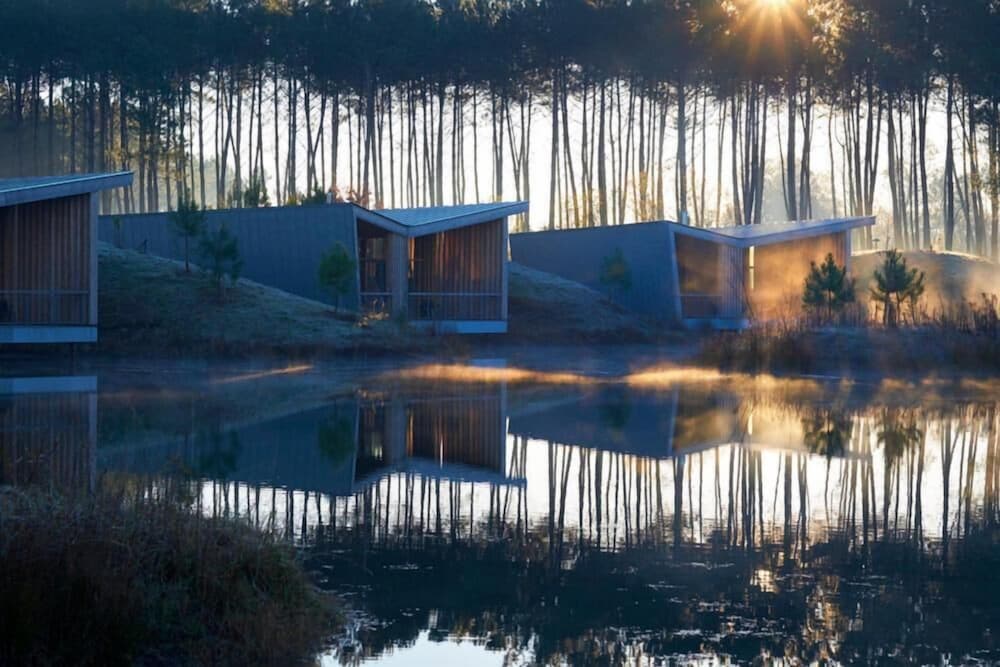 Hotel · Hotel Les Echasses Golf & Surf Eco Lodge, Saubion