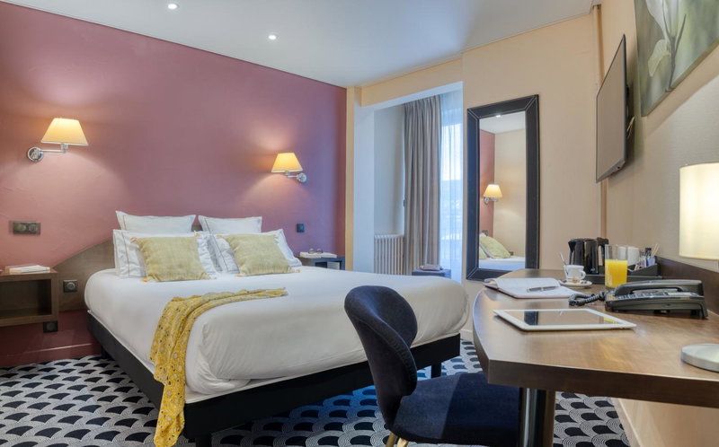 Brit Hotel Les Voyageurs, Loudéac, France