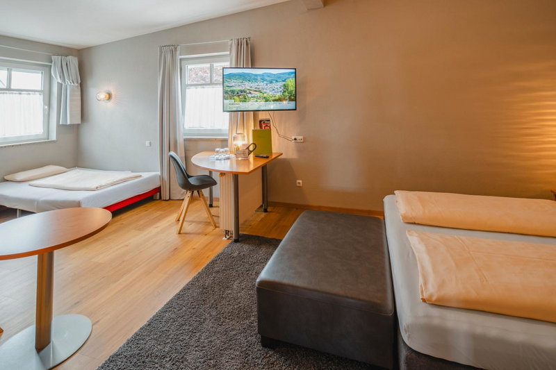 Hotel Pension Futterknecht, Burgau, Germany