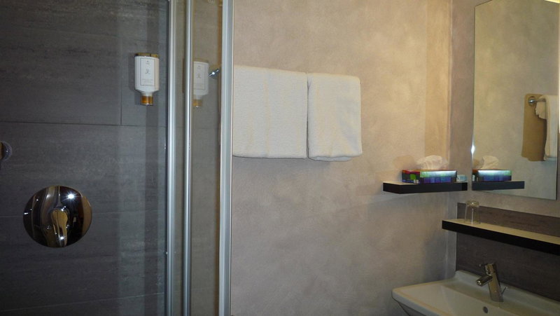 Hotel Cristall - Frankfurt City, Frankfurt/Main, Alemania