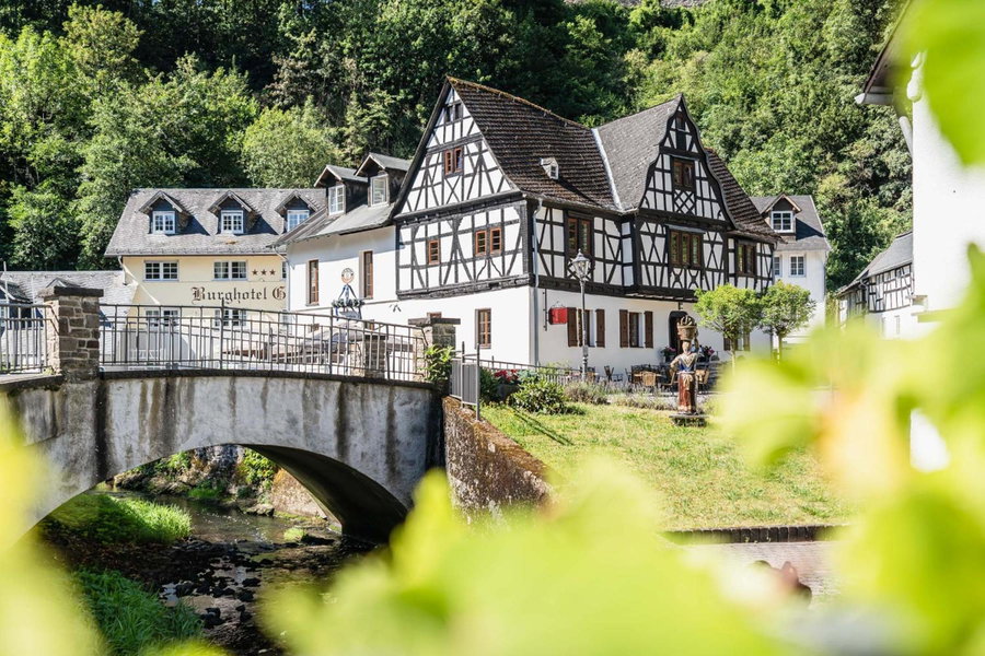 Landgasthof zur Burg Grenzau, Höhr-Grenzhausen, Germany