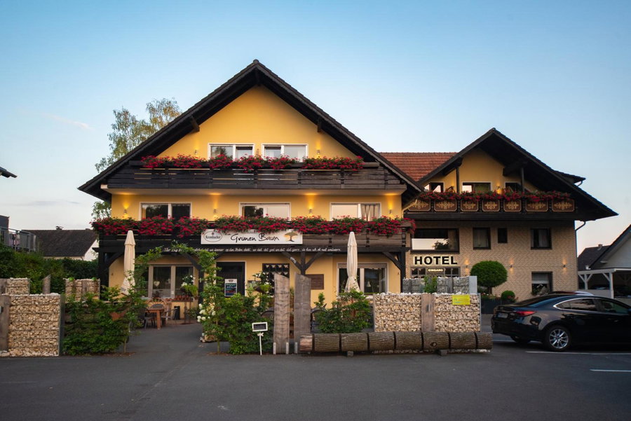 Hotel Garni Zum Grünen Baum, Hövelhof, Germany