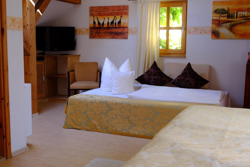 Hotel Schlossresidenz Heitzenhofen, Duggendorf, Germany