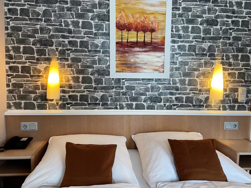 Hotel Stadt Hamburg am Fluss Saarbrücken by Klassen Stay, Saarbrücken, Germany
