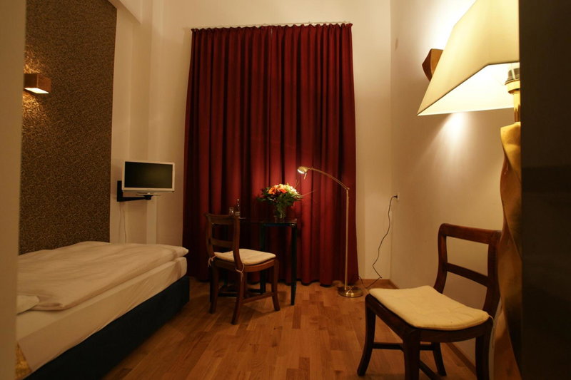 Hotel Stern - Self Check-In, Düsseldorf, Германия
